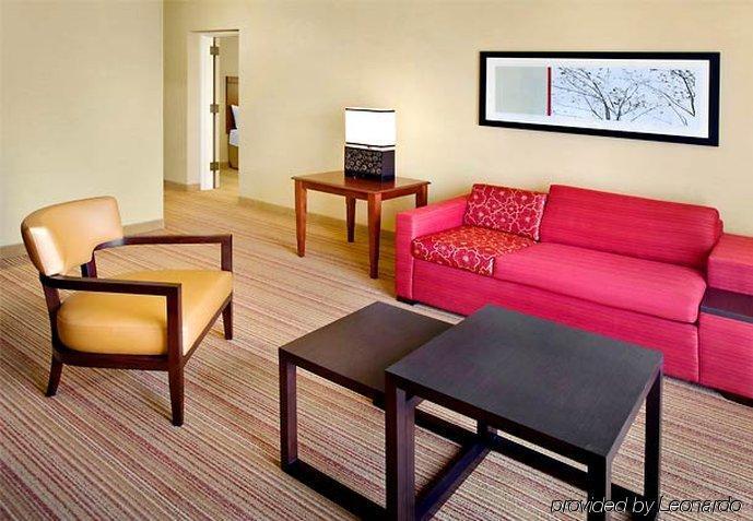 Courtyard By Marriott Pittsburgh Airport Hotel Coraopolis Room photo