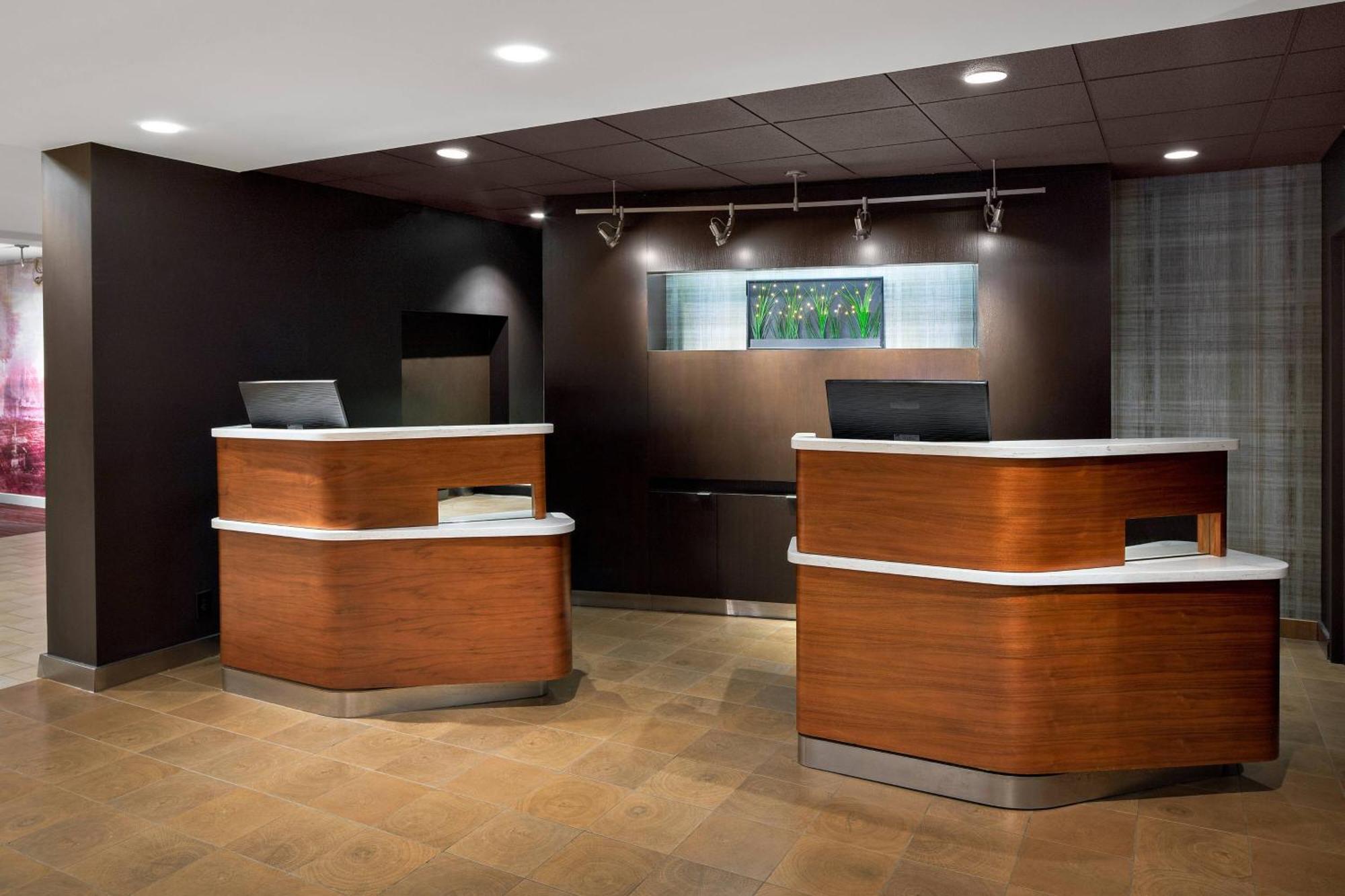 Courtyard By Marriott Pittsburgh Airport Hotel Coraopolis Exterior photo