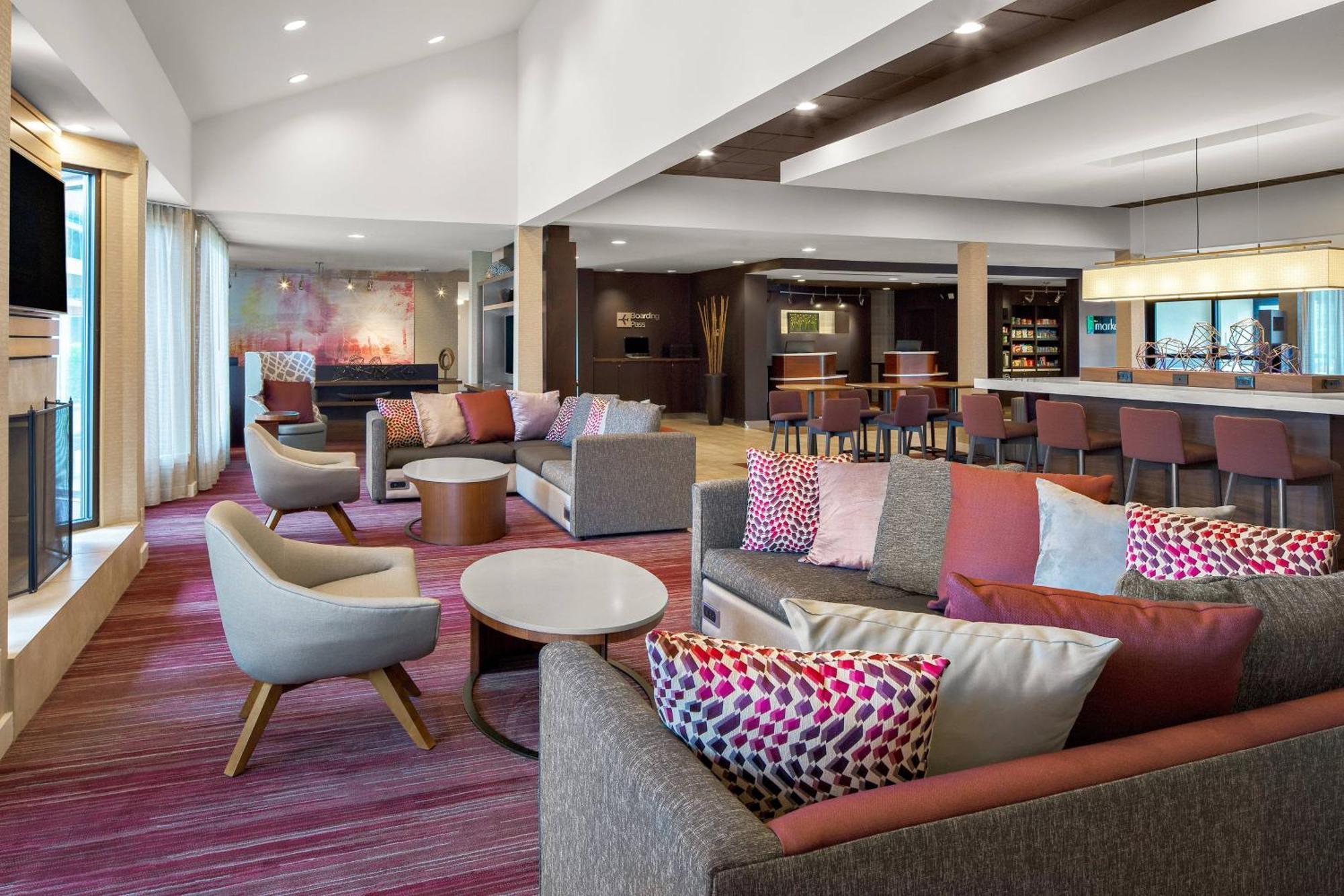 Courtyard By Marriott Pittsburgh Airport Hotel Coraopolis Exterior photo