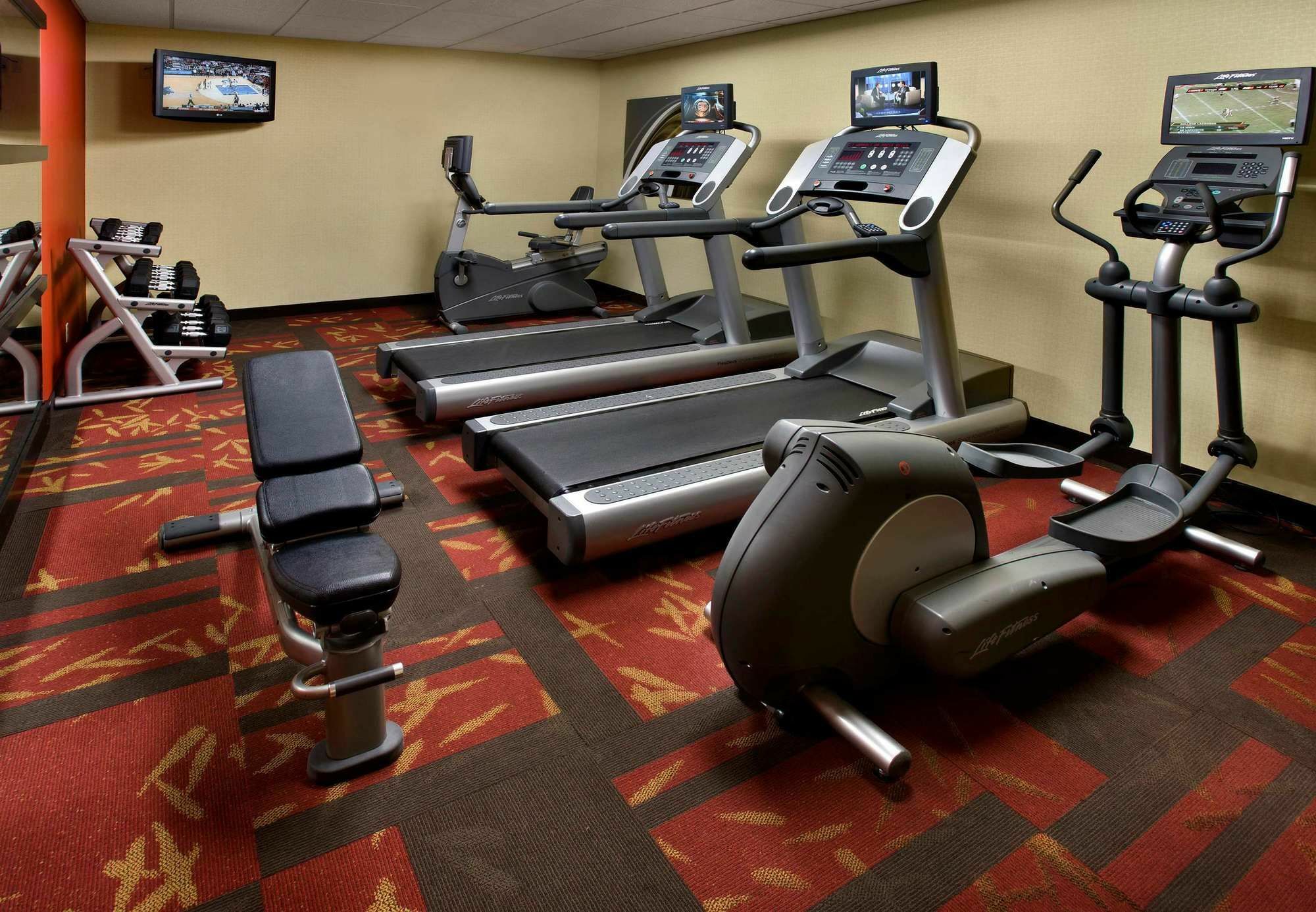 Courtyard By Marriott Pittsburgh Airport Hotel Coraopolis Exterior photo